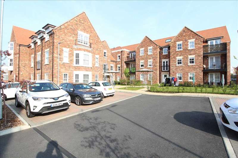 2 Bedroom Apartment To Rent In Albany Court, Leigh On Sea, SS9
