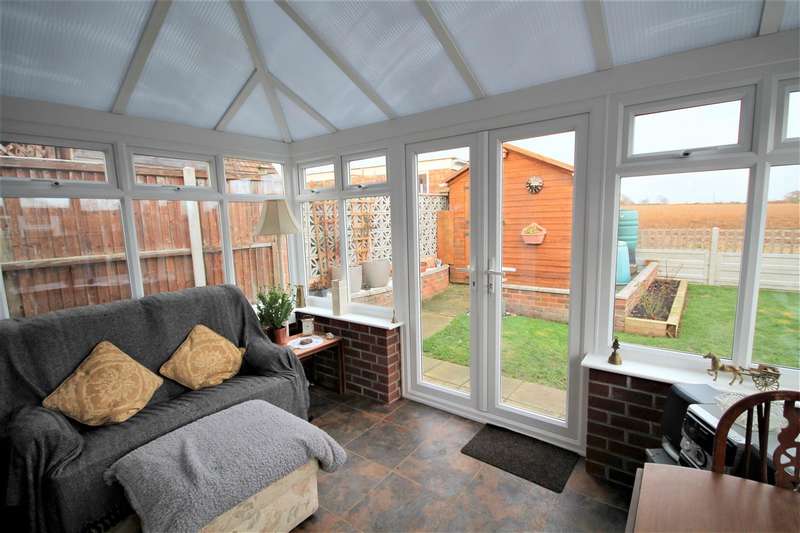 3 Bedroom Bungalow For Sale In Keswick Avenue, Hollandonsea, CO15