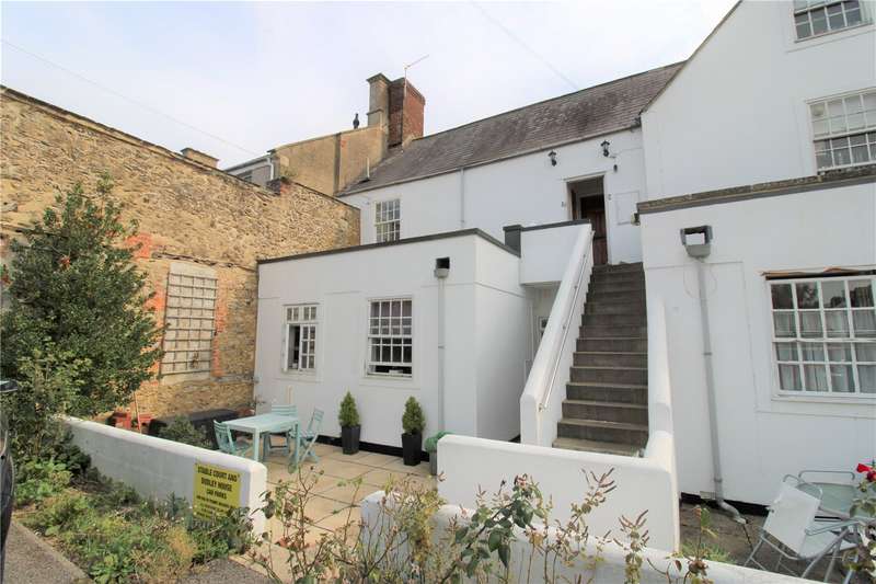 2 Bedroom Flat To Rent In High Street, Royal Wootton Bassett, Wootton