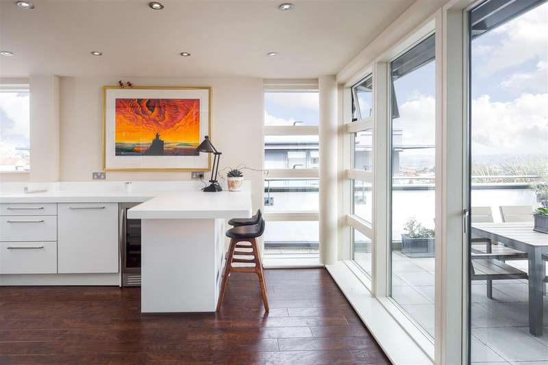 2 Bedroom Penthouse For Sale In Elm Lane, Bristol, BS6