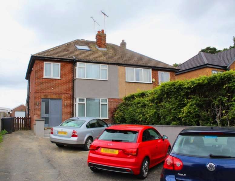 5 Bedroom Semi Detached For Sale In Elland Road, Churwell,morley, Leeds