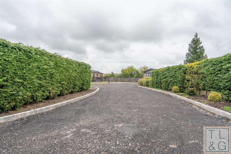 2 Bedroom Park Home For Sale In Broadway Road, Evesham, WR11