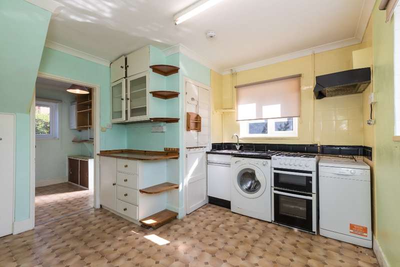 3 Bedroom SemiDetached House For Sale In Mallorie Road, Norton Le