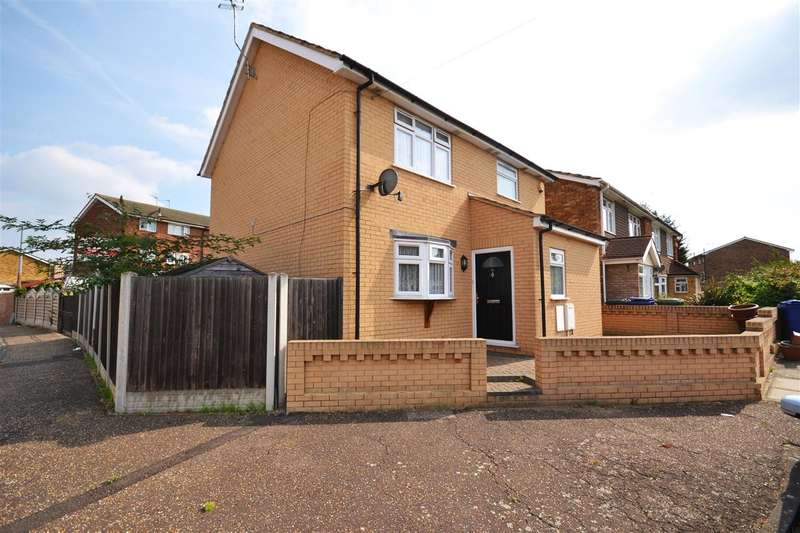 3 Bedroom Detached House For Sale In Errington Close, Chadwell St.mary