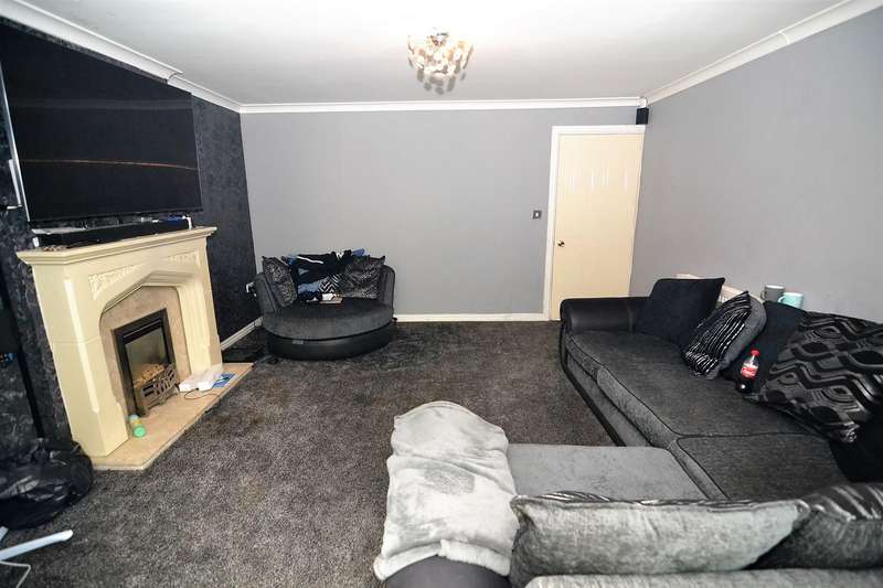 4 Bedroom Detached House For Sale In Chilver Drive, Bradford, BD4