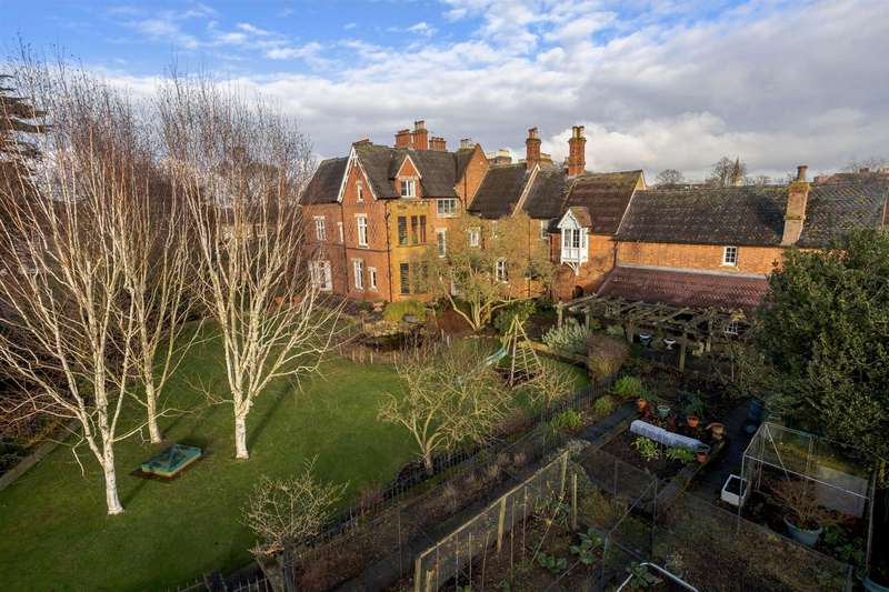 9 Bedroom House For Sale In Bilton Road, Rugby, Warwickshire, CV22