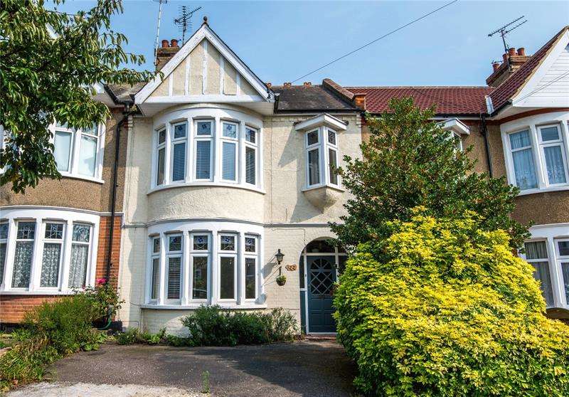 3 Bedroom Terraced For Sale In Brunswick Road, Southendonsea, Essex, SS1