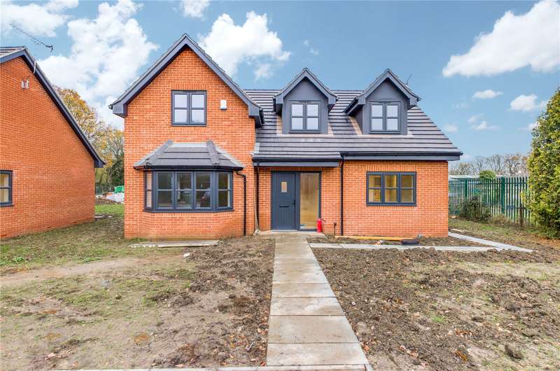3 Bedroom Detached House For Sale In Aldermaston Road, Pamber Green