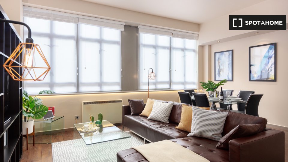 1 Bedroom Flat To Rent In Lawrence House, EC1V