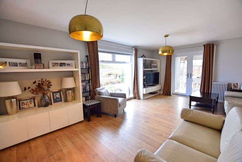 3 Bedroom Property For Sale In Valley View, Prudhoe 1, 560 Sq Ft Of