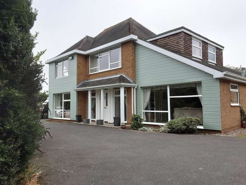 5 Bedroom Detached House For Sale In Louth Road, New Waltham, Grimsby