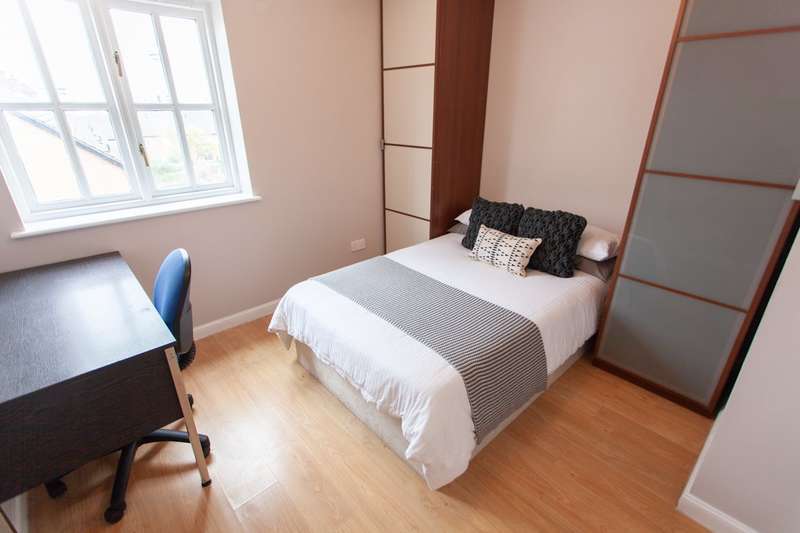 2 Bedroom Flat To Rent In St Andrew Street, L3 5xz,