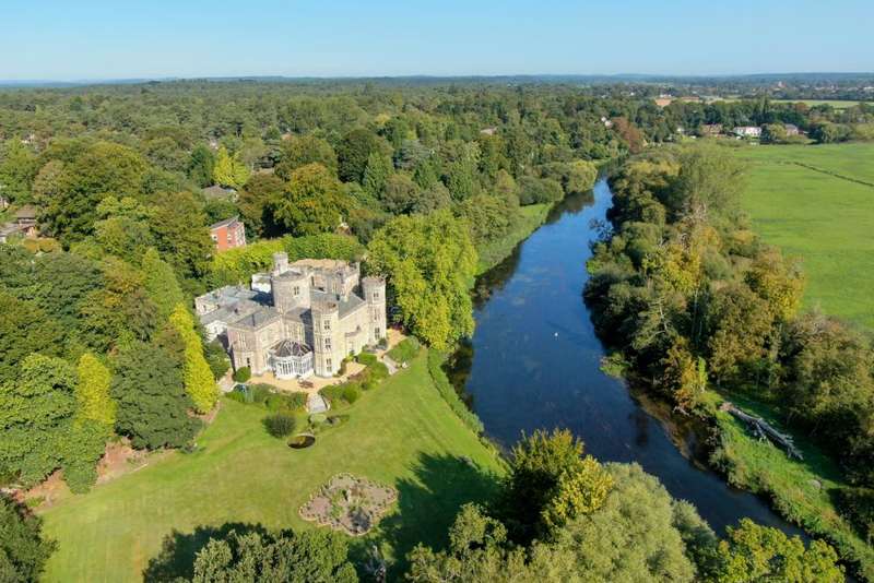6 Bedroom Detached For Sale In Avon Castle Drive, Ringwood, BH24