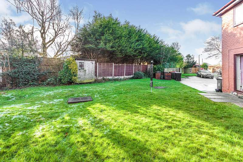 2 Bedroom Apartment For Sale In The Conifers, Hambleton, Poultonle