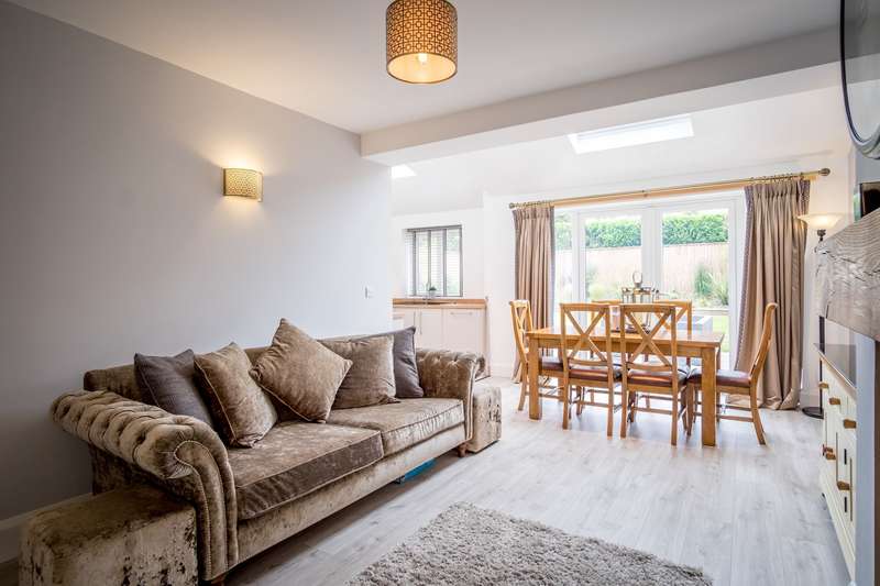 3 Bedroom SemiDetached House For Sale In Cliffe Avenue, Lightcliffe, HX3