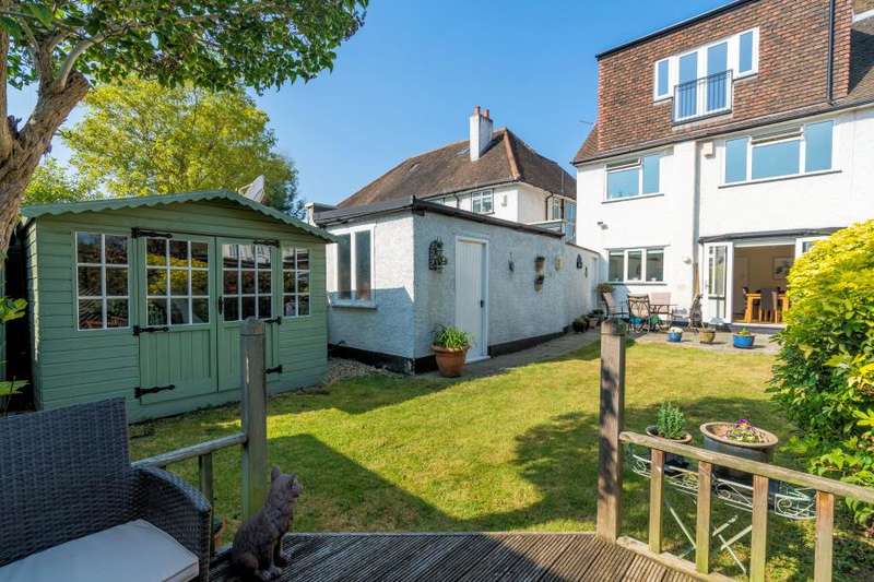 4 Bedroom House For Sale In Willow Way, Finchley, N3