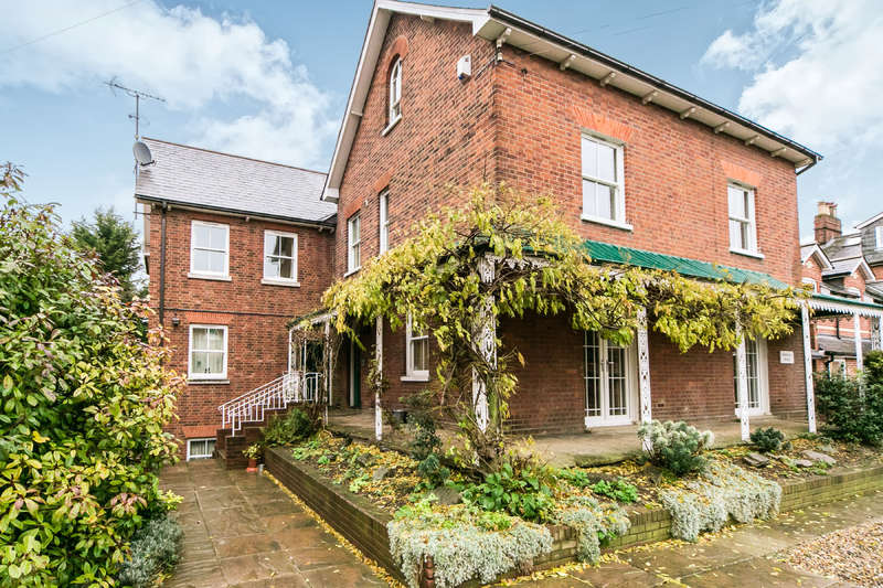 2 Bedroom Apartment To Rent In Brunswick Hill, RG1