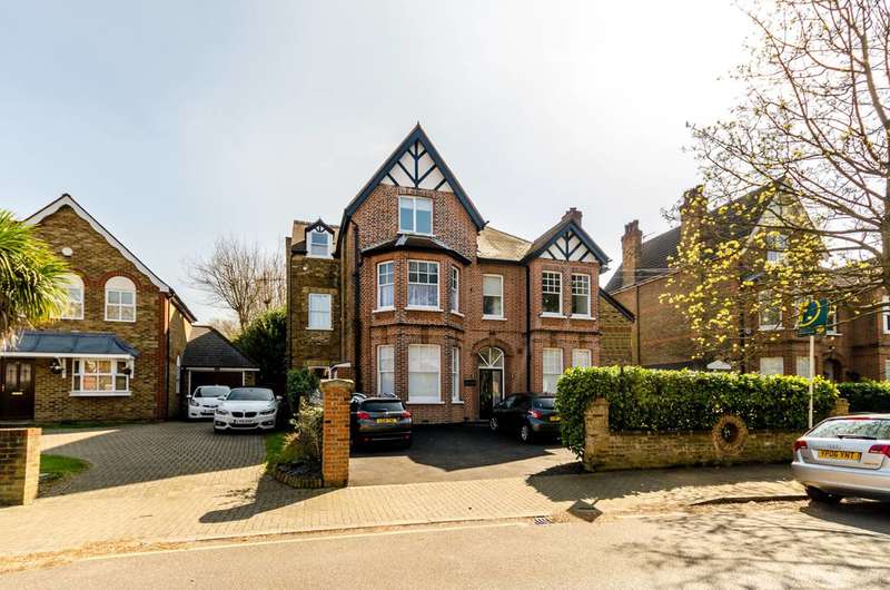 Flat To Rent In Rodway Road, Bromley North, BR1