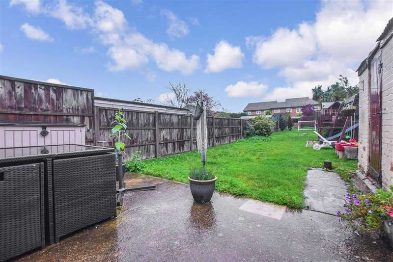 3 Bedroom Semi Detached House For Sale In Weavering Street, , Weavering