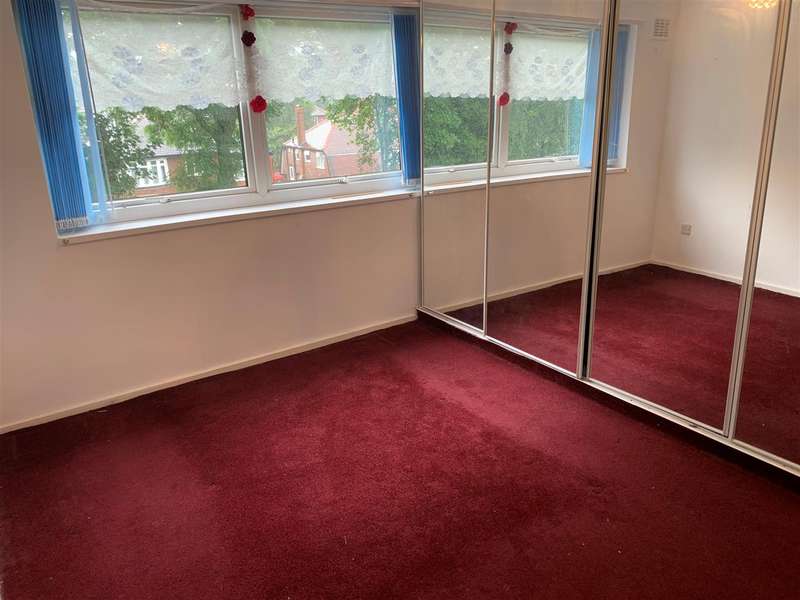 2 Bedroom Flat For Sale In Cholmondeley Road, Salford, M6