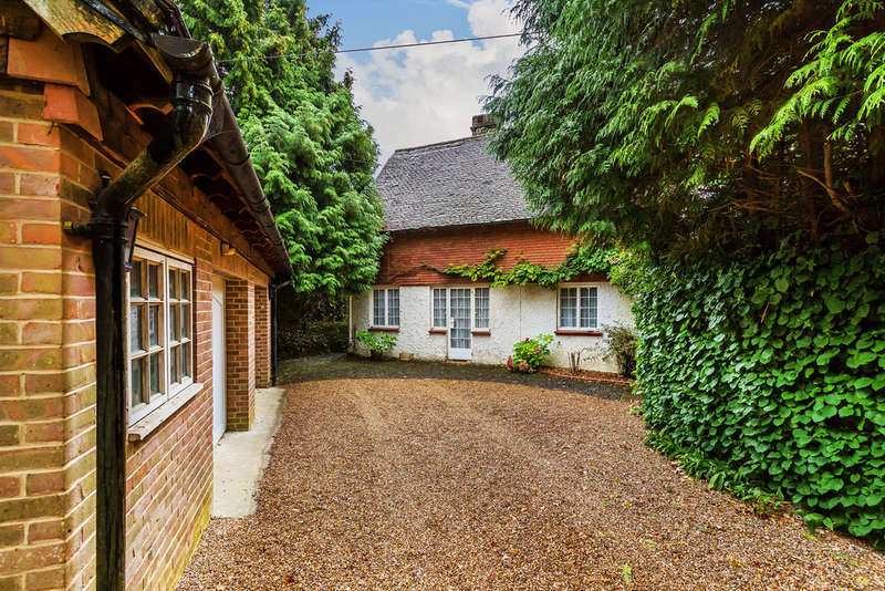 4 Bedroom Cottage House For Sale In High Street, Limpsfield, Oxted, RH8