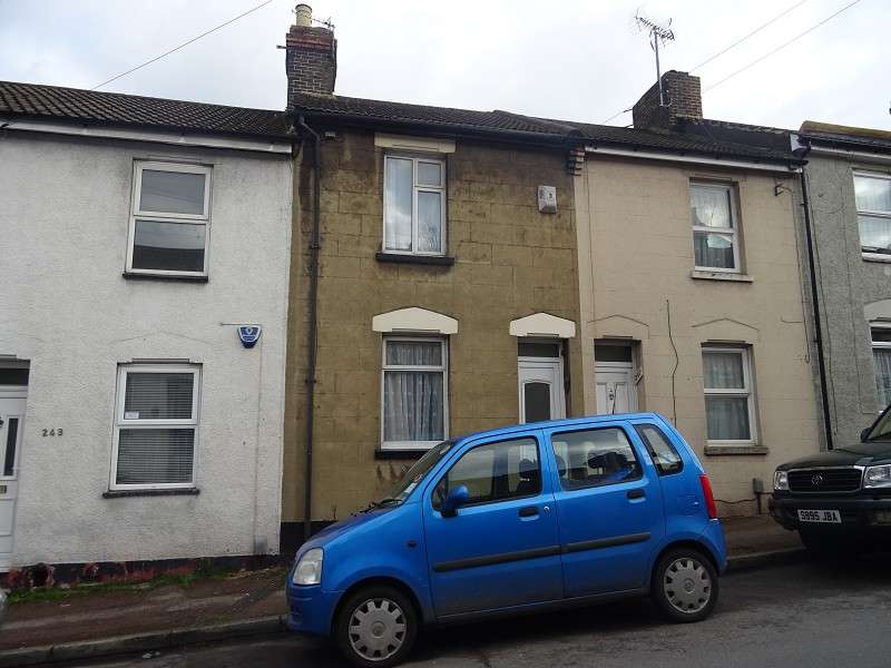 3 Bedroom Terraced House To Rent In Castle Road, Chatham, Kent. ME4