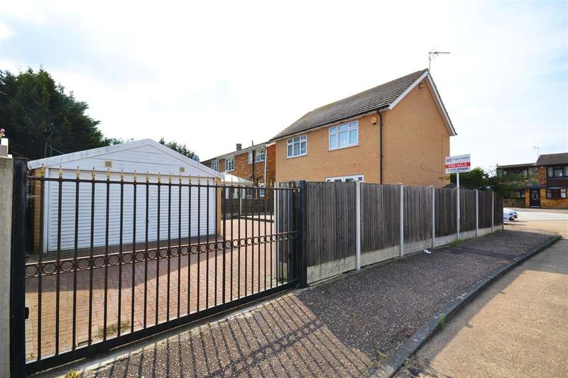 3 Bedroom Detached House Under Offer In Errington Close, Chadwell St