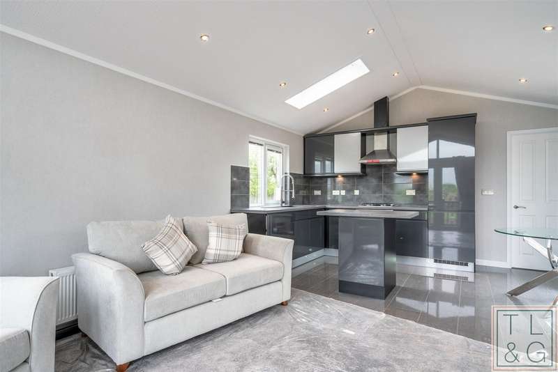 2 Bedroom Park Home For Sale In Broadway Road, Evesham, WR11