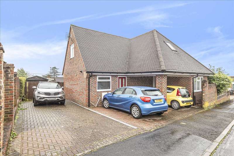 3 Bedroom Bungalow For Sale In The Knowlings, Whitchurch, RG28