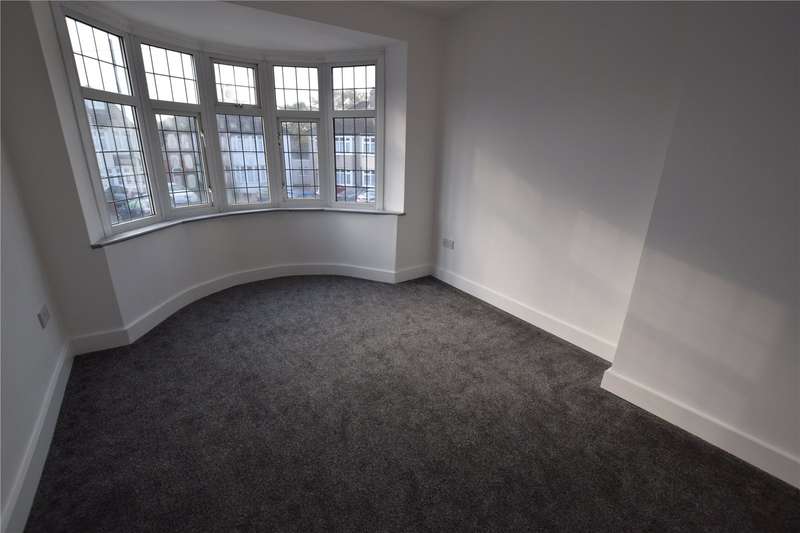 3 Bedroom SemiDetached House For Sale In Eddy Close, Romford, RM7