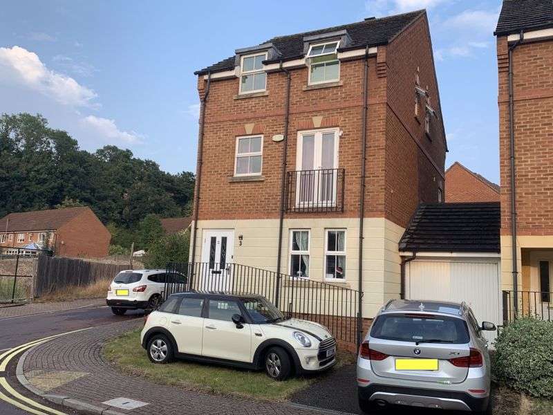 4 Bedroom Home For Sale In Helegan Close, Orpington, BR6