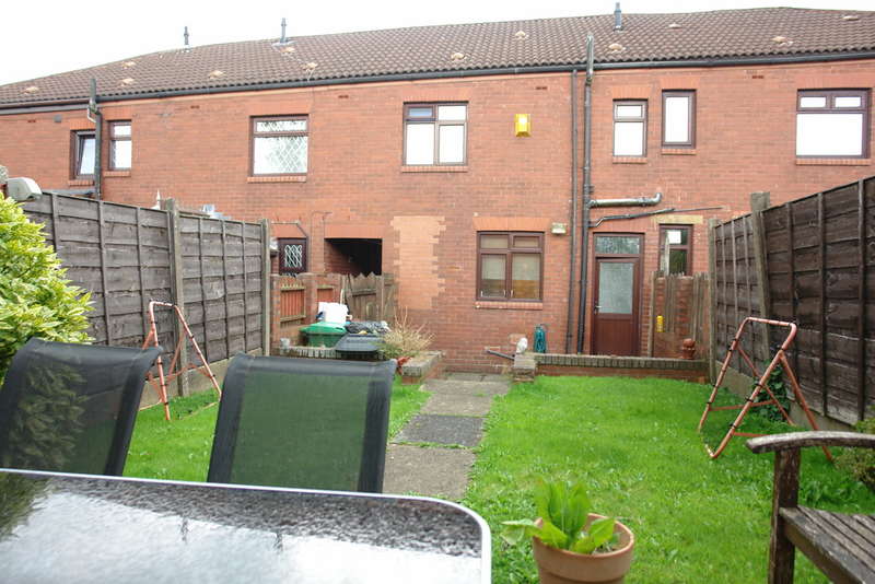 3 Bedroom Terraced House For Sale In Bramble Avenue, Waterhead, OL4