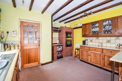 3 Bedroom House Le4 For Leicester In Sale