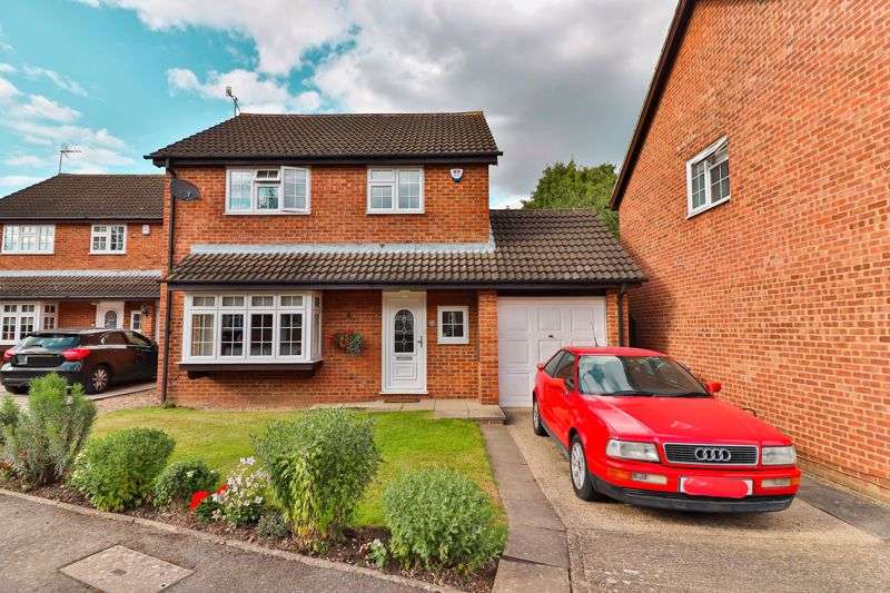 4 Bedroom Property For Sale In Newland Close, Pinner, HA5
