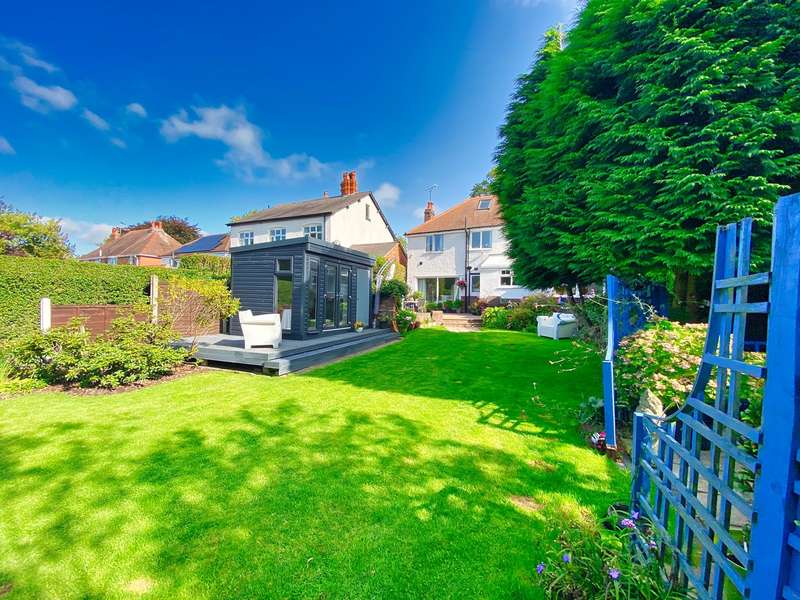 3 Bedroom Detached For Sale In Elmdon Lane, Marston Green, B37
