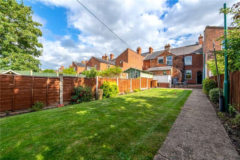 3 Bedroom Town House For Sale In Grantham Road, Sleaford, Lincolnshire