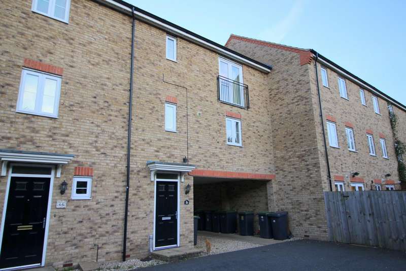 2 Bedroom Flat To Rent In Robins Crescent, Witham St. Hughs, Lincoln, LN6