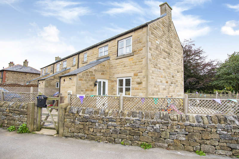 2 Bedroom End Of Terrace House For Sale In Market Close, Hope, Hope