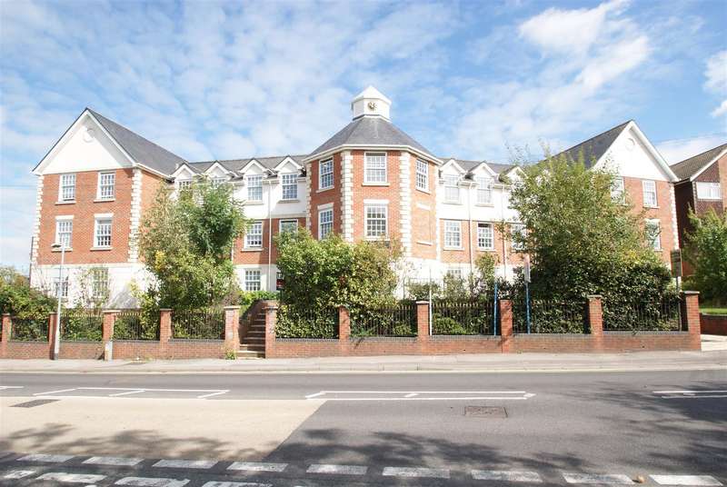 2 Bedroom Apartment For Sale In Crown Hill, Rayleigh, SS6