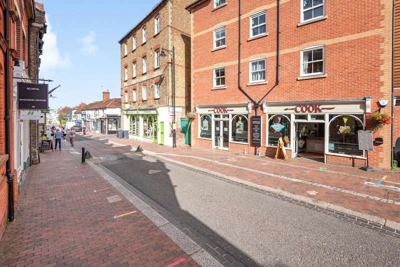 2 Bedroom Flat For Sale In Bridge Street, Godalming, GU7
