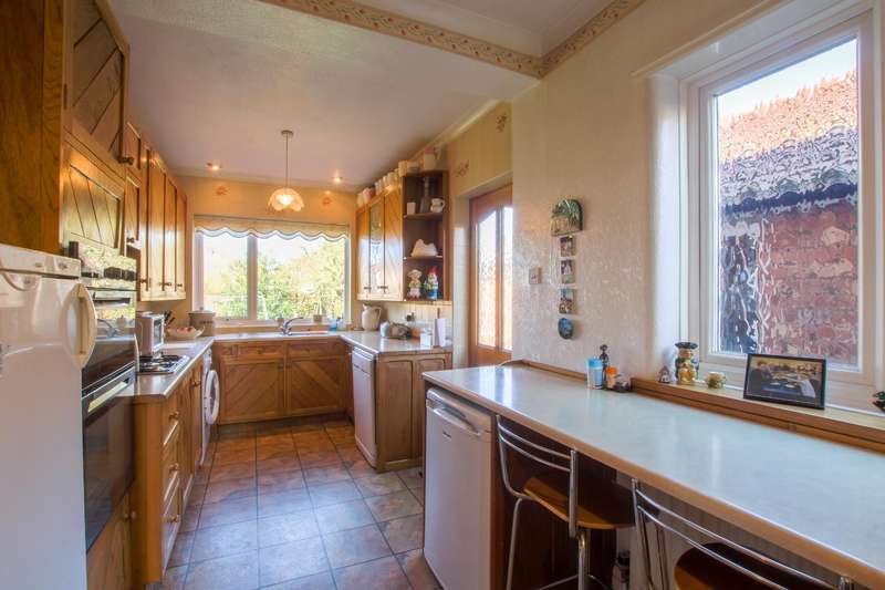 5 Bedroom Detached Property For Sale In Bakers Lane, Southport, PR9