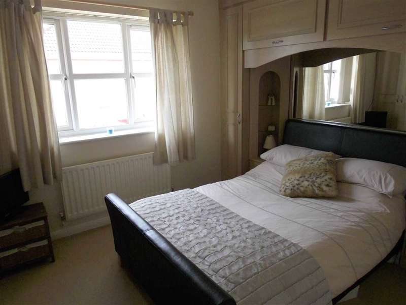 2 Bedroom Mews House To Rent In Reedley Drive, Ellenbrook, Worsley, M28