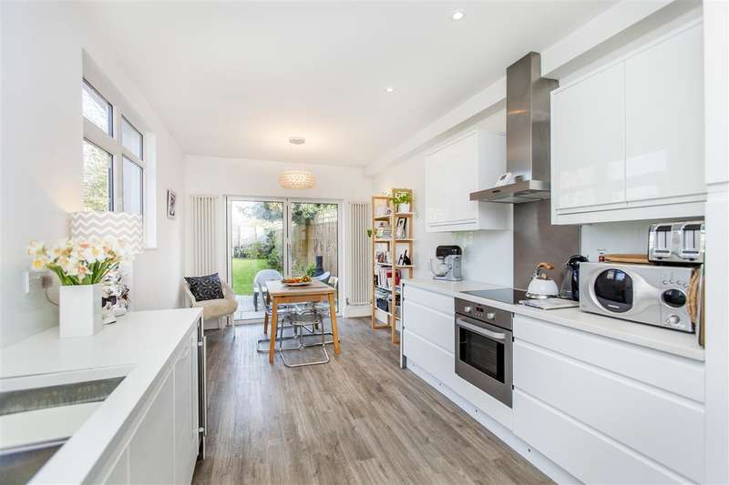 4 Bedroom House For Sale In Daws Lane, Mill Hill, NW7
