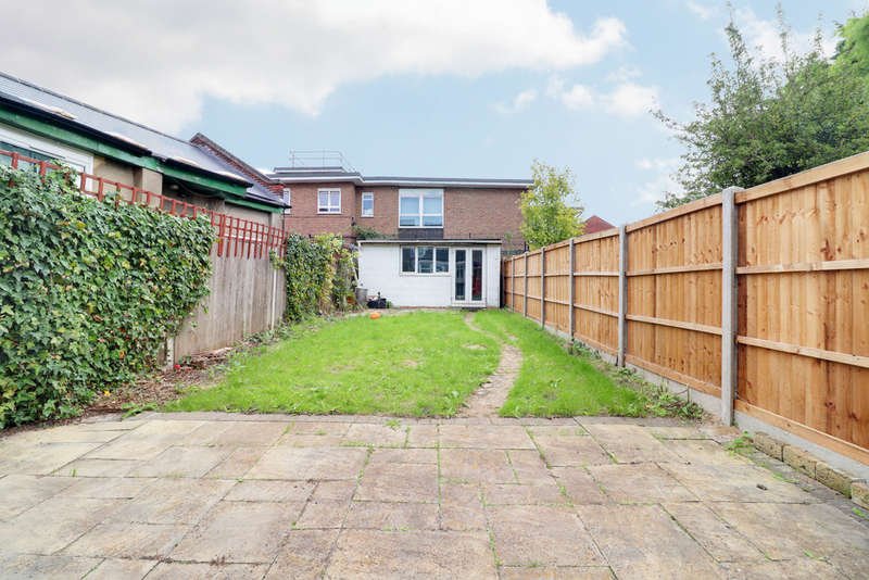 3 Bedroom End Of Terrace House For Sale In Selborne Road, Alexandra