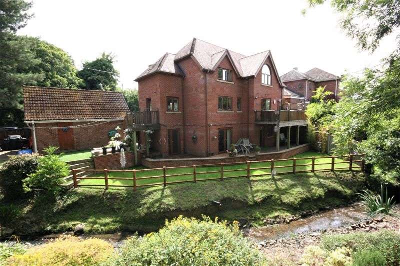 5 Bedroom Property For Sale In Mill Lane, Brockworth, Gloucester, GL3