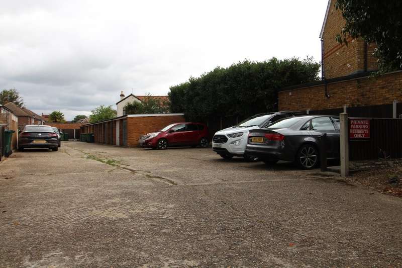 2 Bedroom Flat For Sale In Stanwell Road, Ashford, TW15