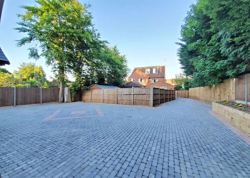 4 Bedroom Detached Bungalow For Sale In Kentwood Hill, Tilehurst