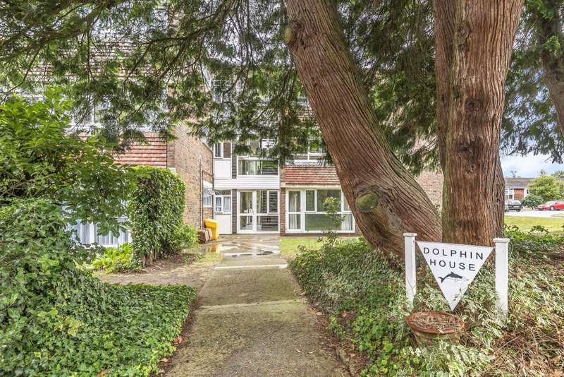 2 Bedroom Flat To Rent In Wokingham, RG40