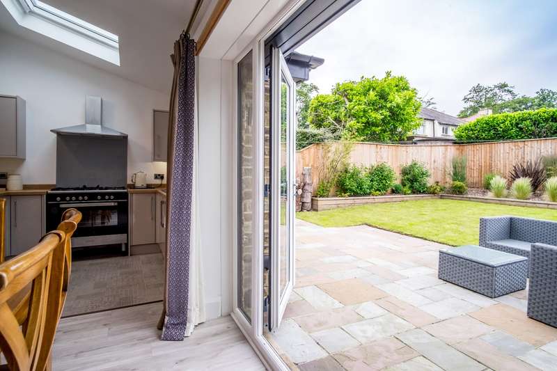 3 Bedroom SemiDetached House For Sale In Cliffe Avenue, Lightcliffe, HX3