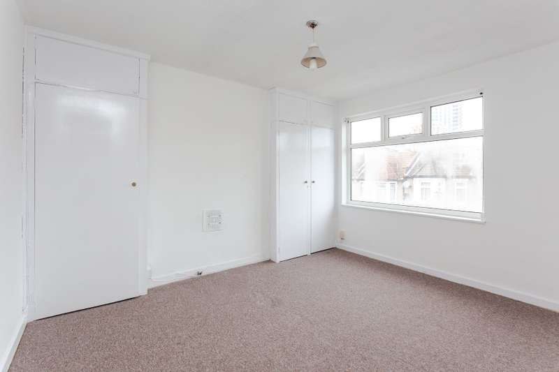 2 Bedroom Flat For Sale In Audrey Road, Ilford, Essex, IG1
